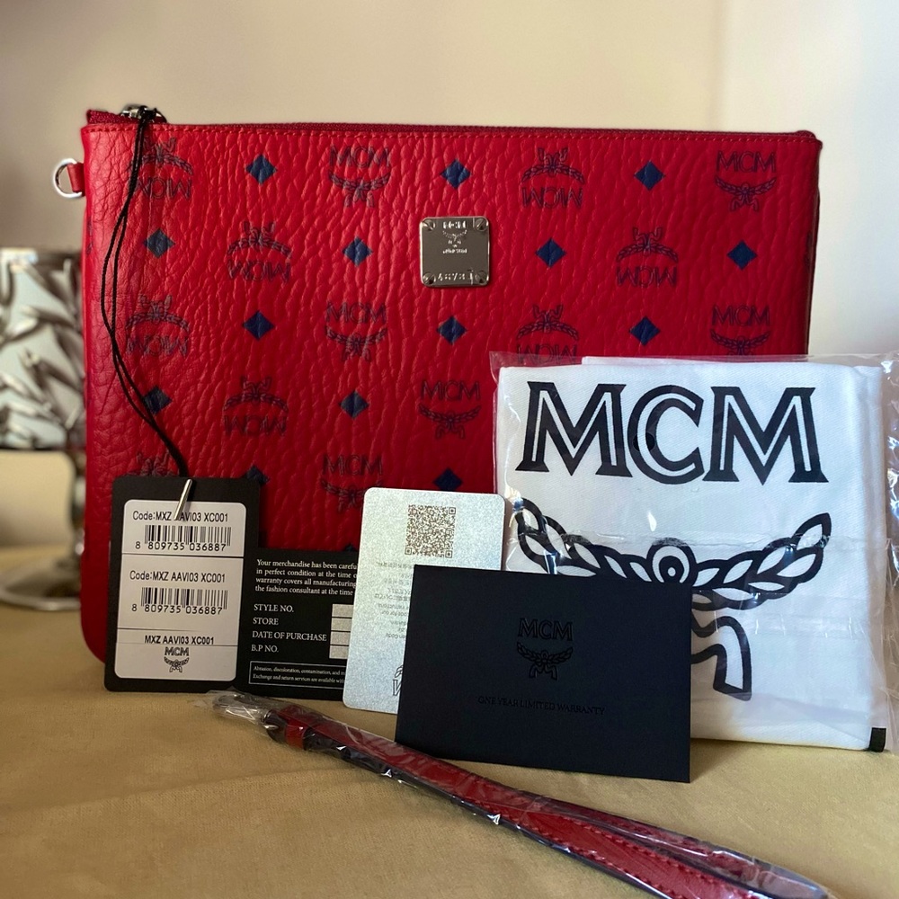 BNWT Red MCM Aren Visetos Clutch Wristlet